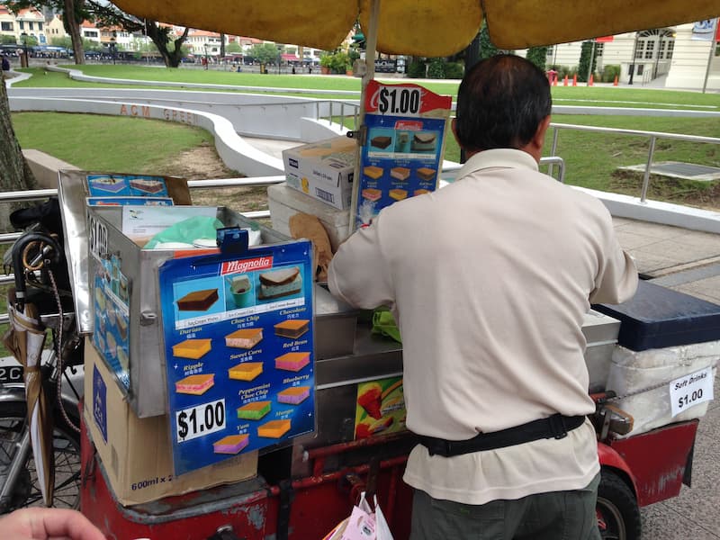 The street stall to sell ice cream sand